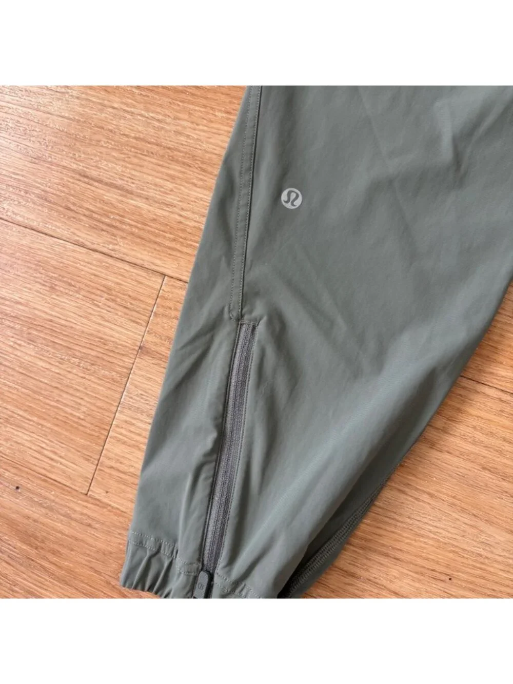 Lululemon Athletic Adapted State High Rise Jogger 28” Grey Sage Women’s Sz 6